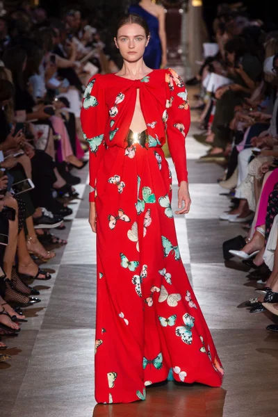 Look 17